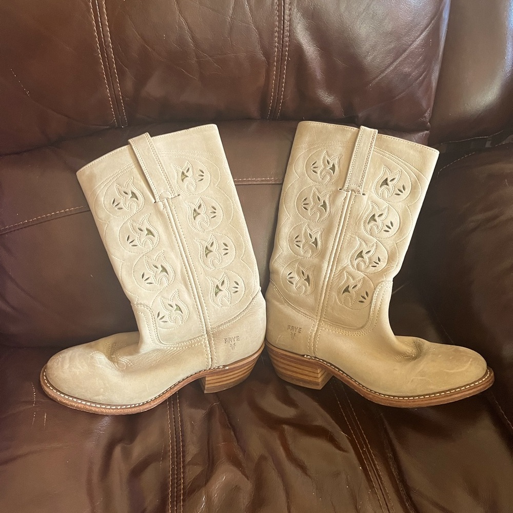 Frye, bone colored western booties. Size 8 minimal wear.